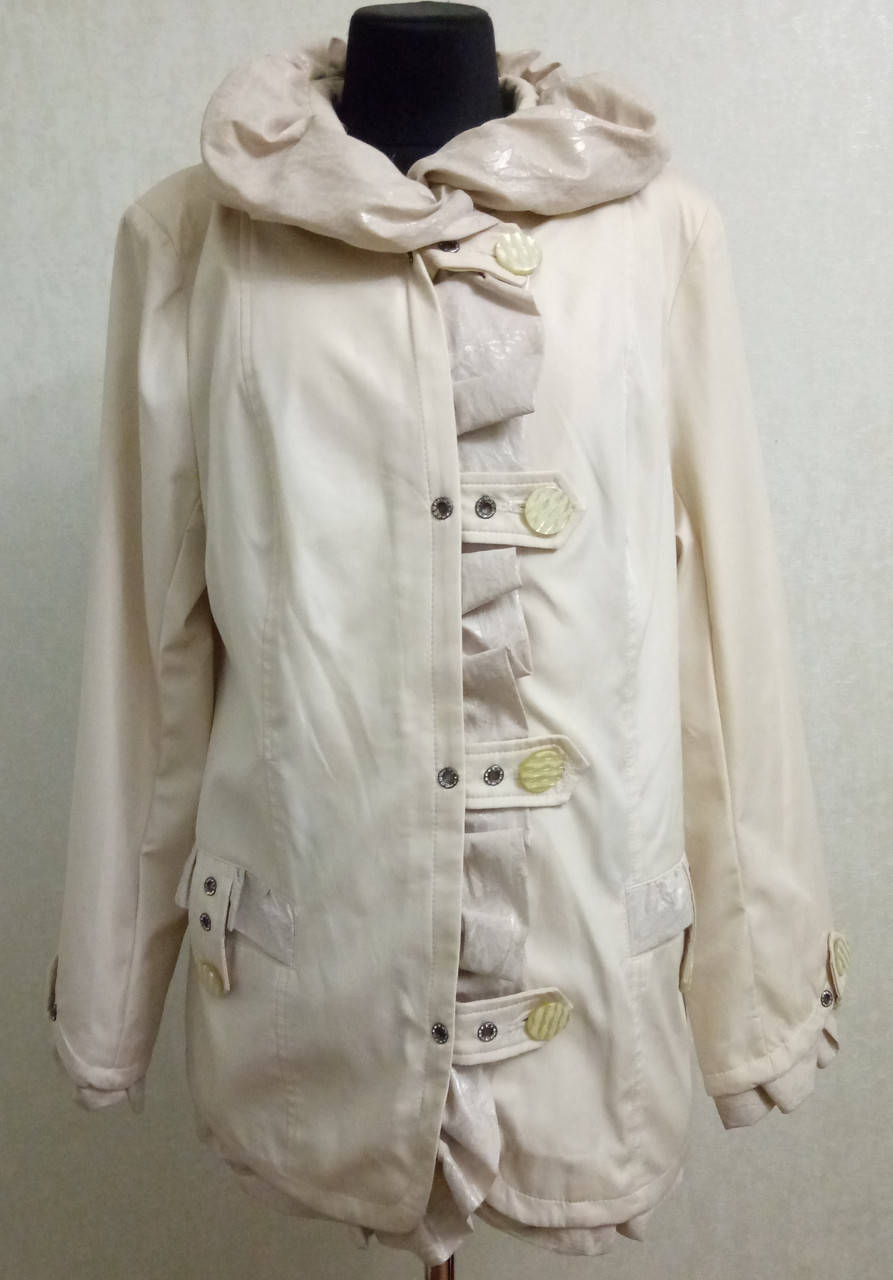 

К-02 Женская демисезонная куртка с рюшами и пуговицами, размер 50, Бежевый