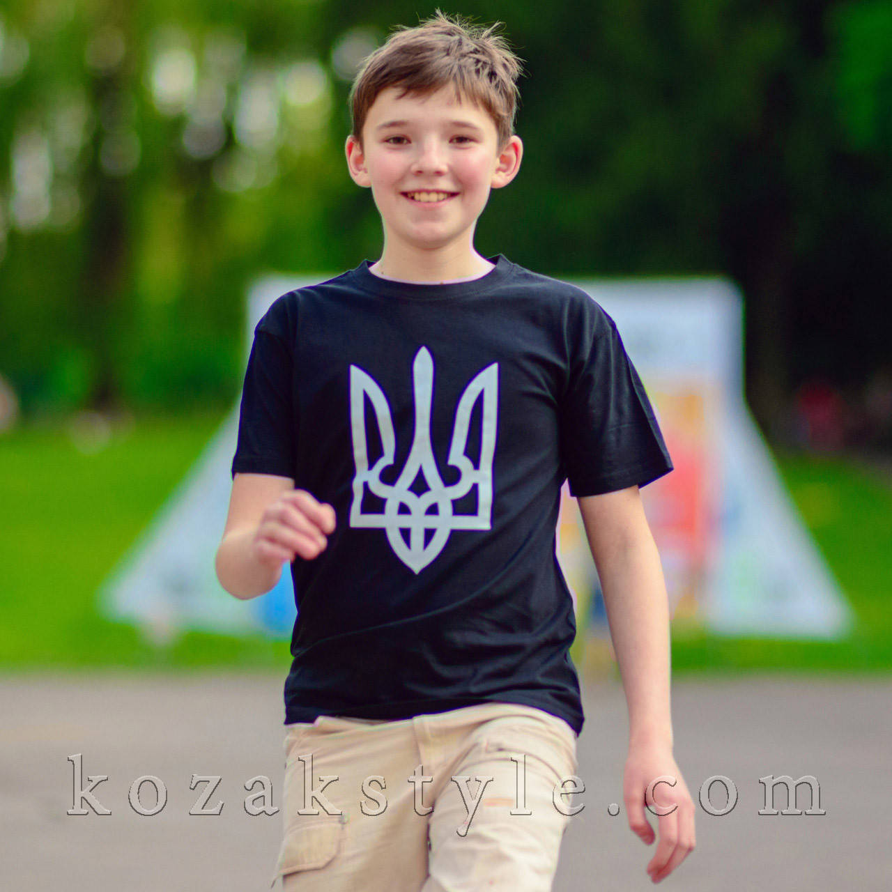 

Футболка дитяча Тризуб чорна 116