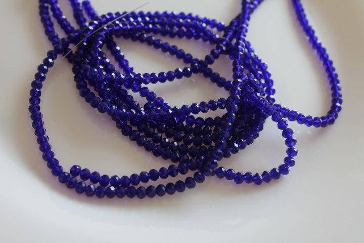 

Бусина хрустальная, 3\4 мм, сине-фиолотовая, нить