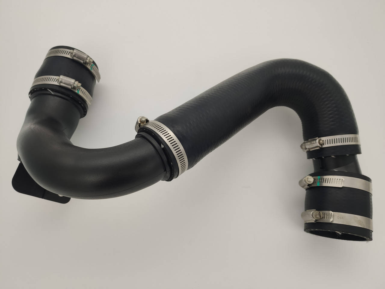 

Патрубок интеркулера Ford Edge USA 2.0 Ecoboost 2015-2018 правый