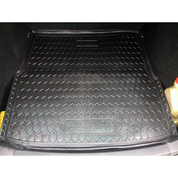 

Коврик в багажник Volkswagen Golf 6 09- Universal (Avto-Gumm)