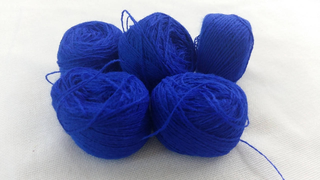 

Акрил для вышивки: синий