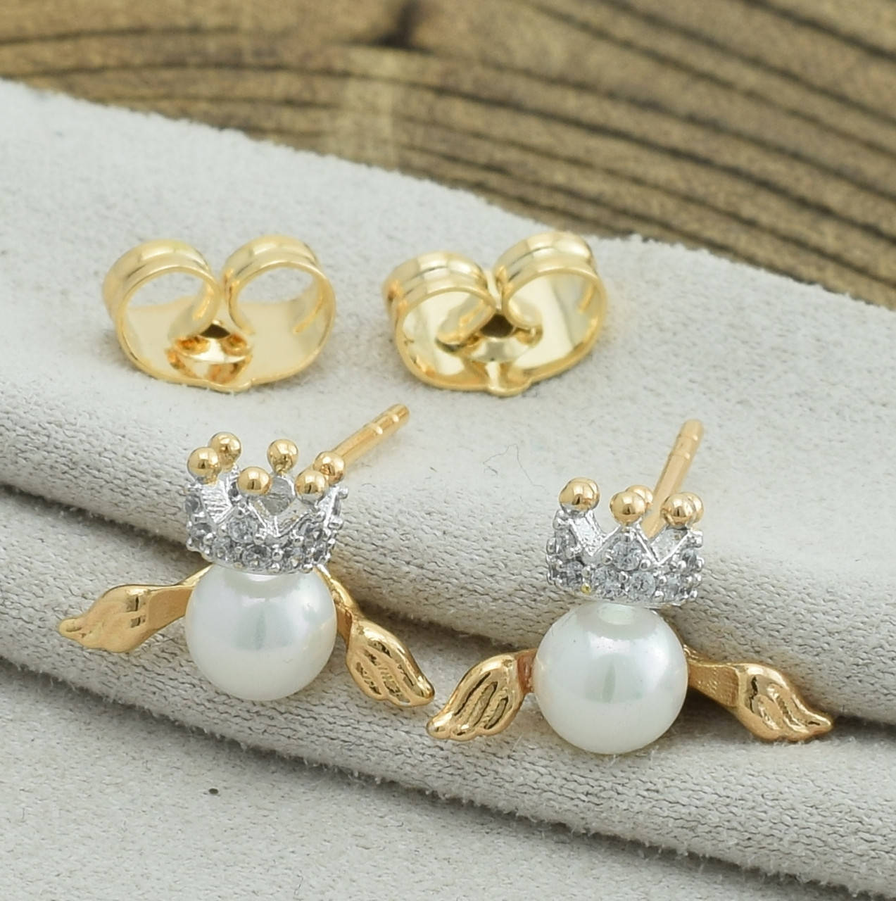 

Серьги гвоздики с родированием 31786 размер 10х12 мм искусственный жемчуг вес 1.8 г позолота 18К