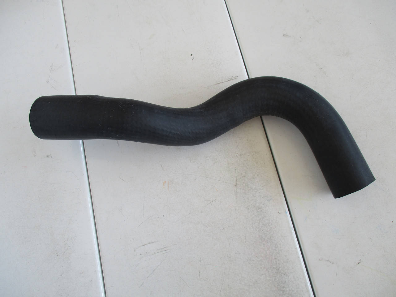 

Патрубок радиатора нижний FASE 11-626-037 FORD TRANSIT 2.5D-TDI 86-00