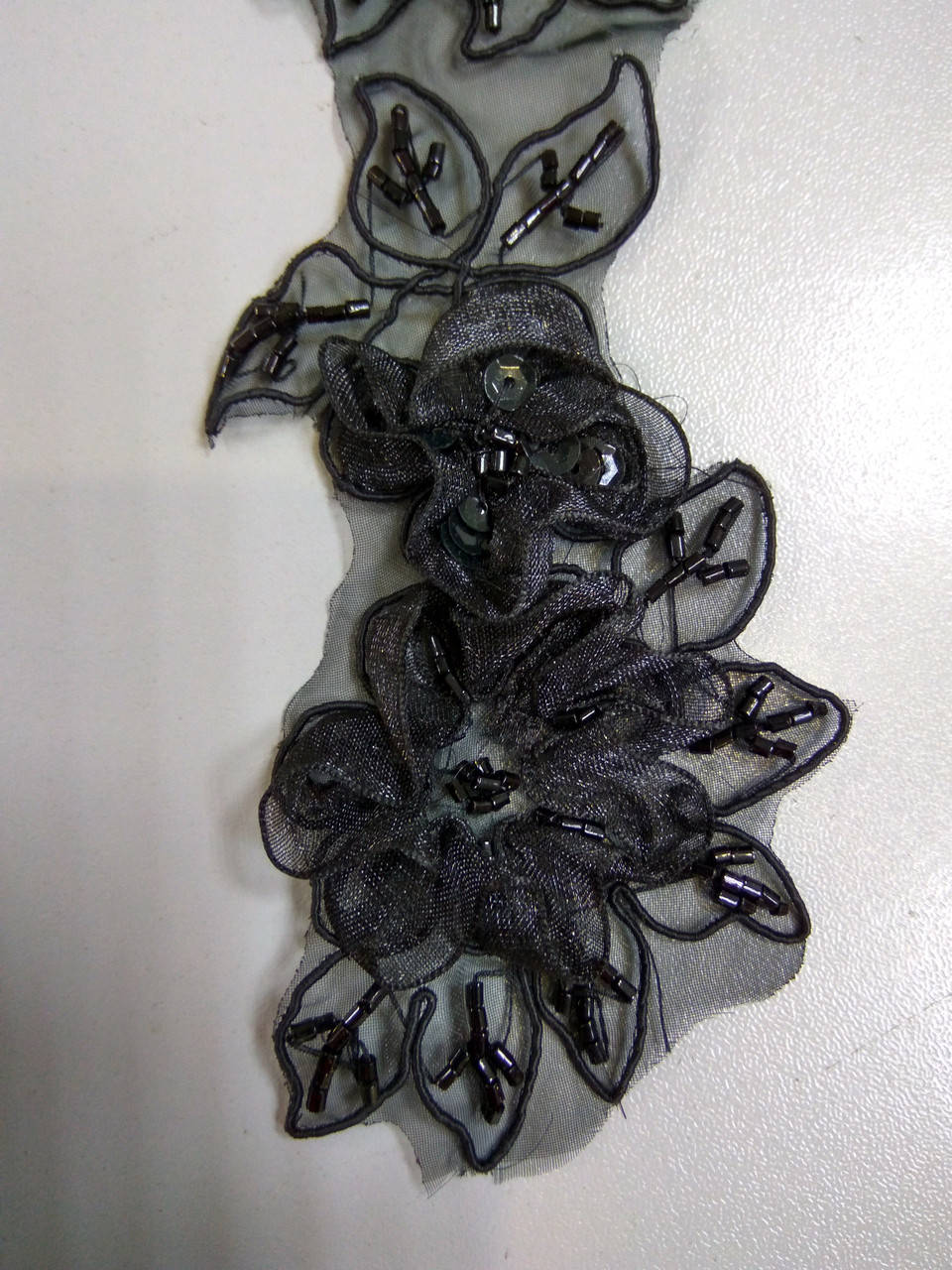 

Черные кружева вышитые стеклярусом ,цена за 1 элемент 11см ., Черный