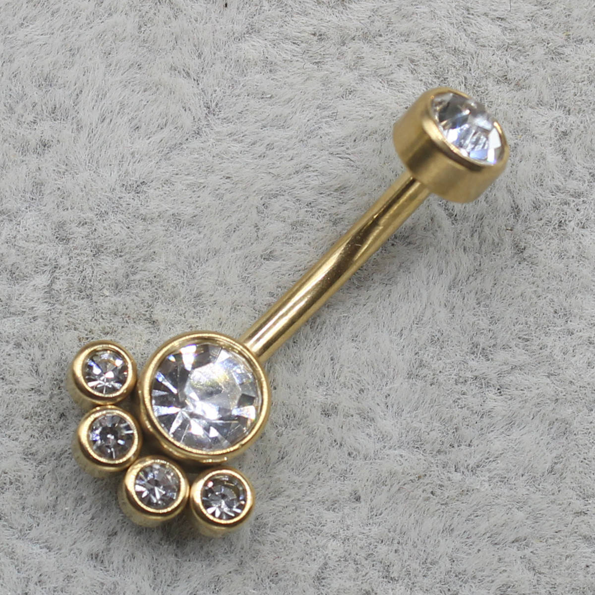 

Золотистая серьга пирсинг в пупок банан медицинской стали от Stainless Steel кристаллики размер 50х10 мм