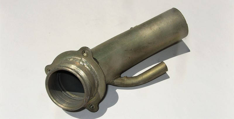 

Горловина топливного бака Заз 1102 -1105,Таврия,Славута нового образца (короткая)