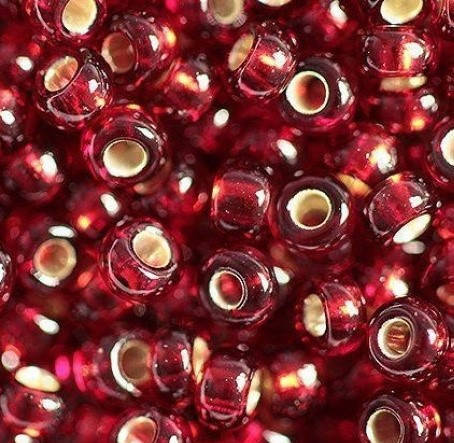

Бисер Preciosa Для бижутерии 4027 / 97120 размер 4 Бордовый Упаковка 5 грамм