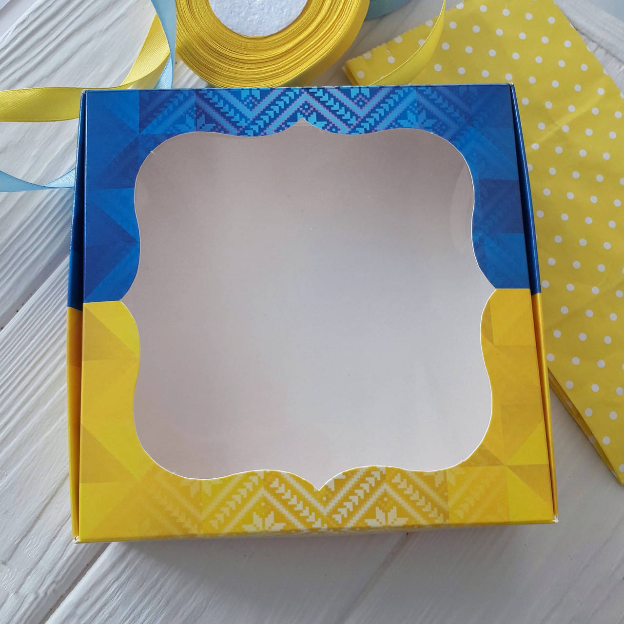 

Коробочка 15 × 15 см