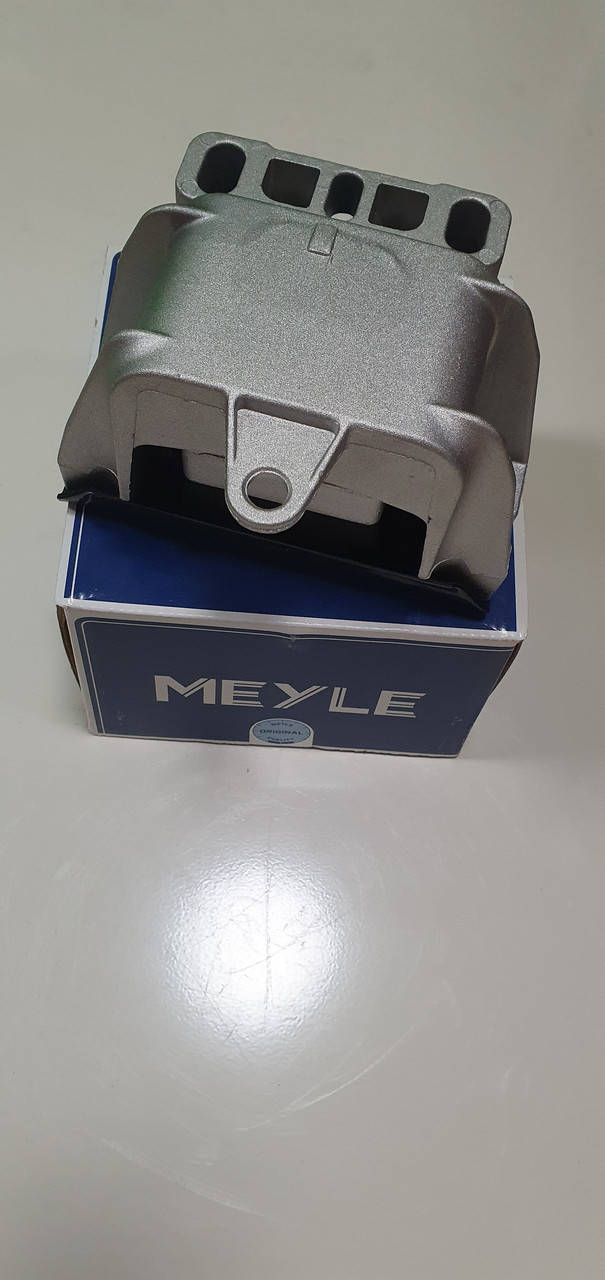 

Опора двигателя Meyle(Германия)1001990053