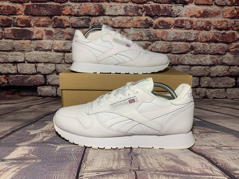 

Мужские кроссовки белые Reebok Classic белые, Белый