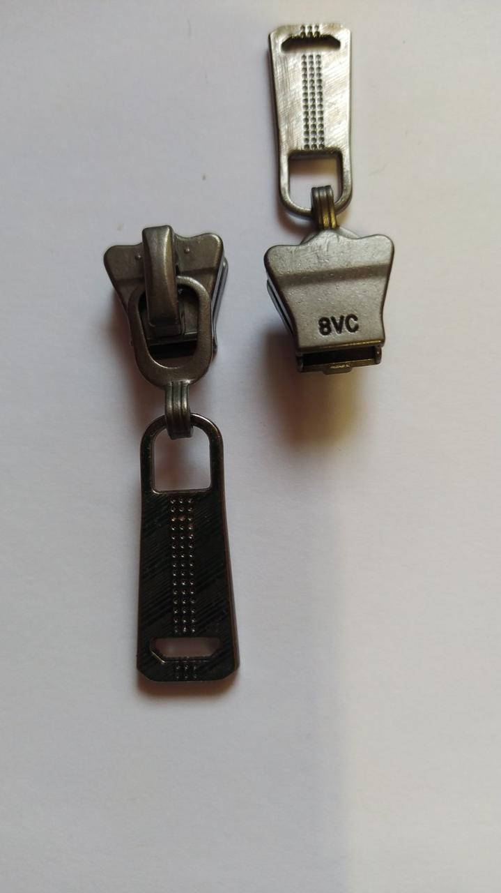 

Бегунок №8 для тракторной молнии с фиксатором