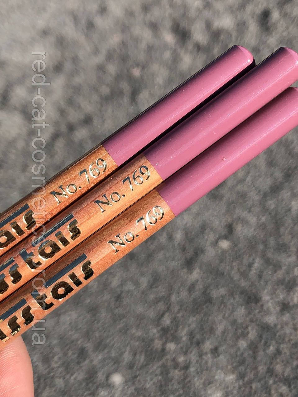 

769. MISS TAIS карандаш для губ