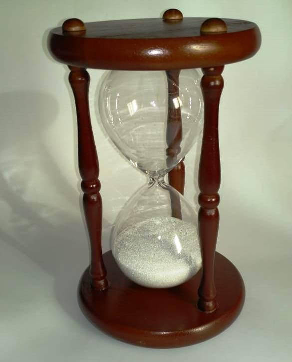 

Песочные часы в корпусе из дерева - 60 мин.