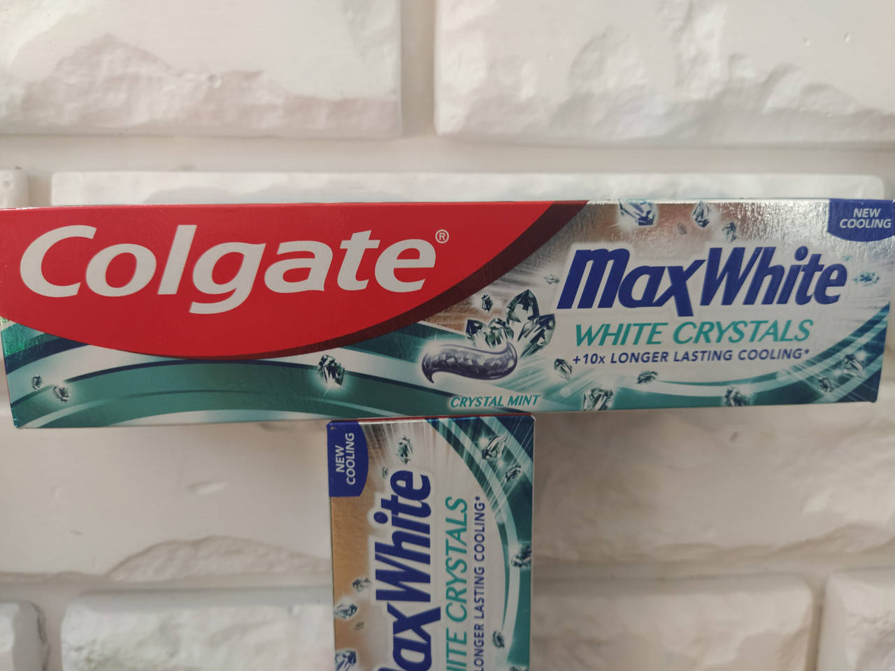 

Зубна паста Colgate Max White кришталева м'ята з відбілюючими пластинками 100 мл