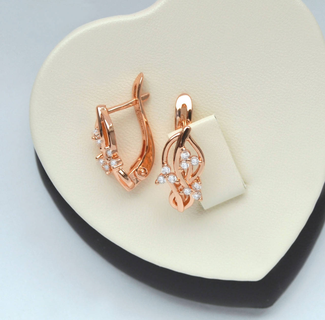 

Серьги Веточки с белыми кристаллами покрытие золотом 18к.