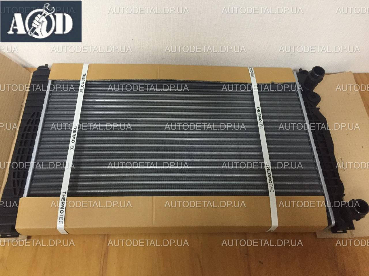 

Радиатор охлаждения Volkswagen Passat B5 с конд., мех кпп 1996-->2006 Thermotec (Польша) D7A009TT