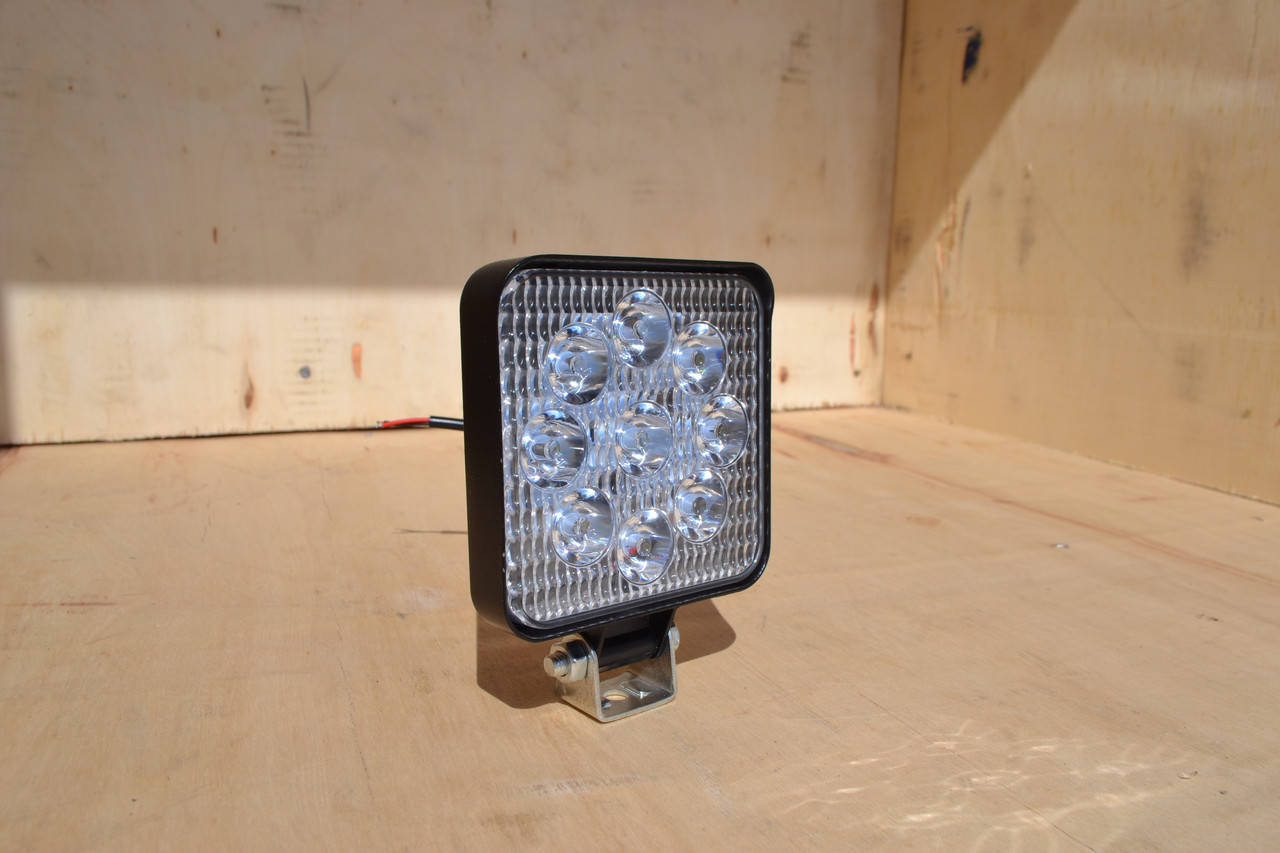 

Фара LED квадратная 27W 6000K (9 диодв) (8.5см х 8.5см х 1.5см) Mini, Белый
