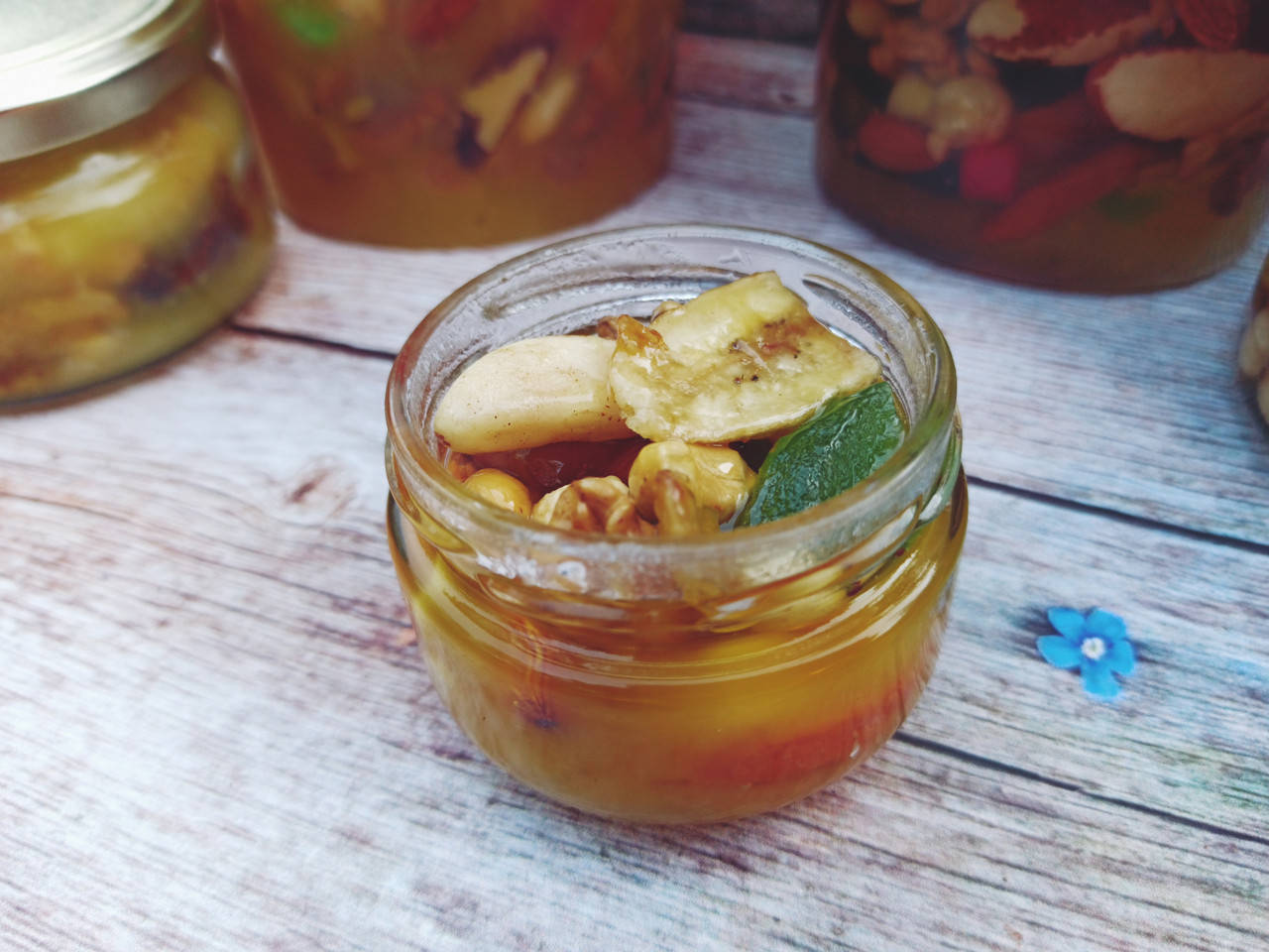 

Ассорти орехов и сухофруктов в меду подсолнуха 0,1 л (120 грамм)