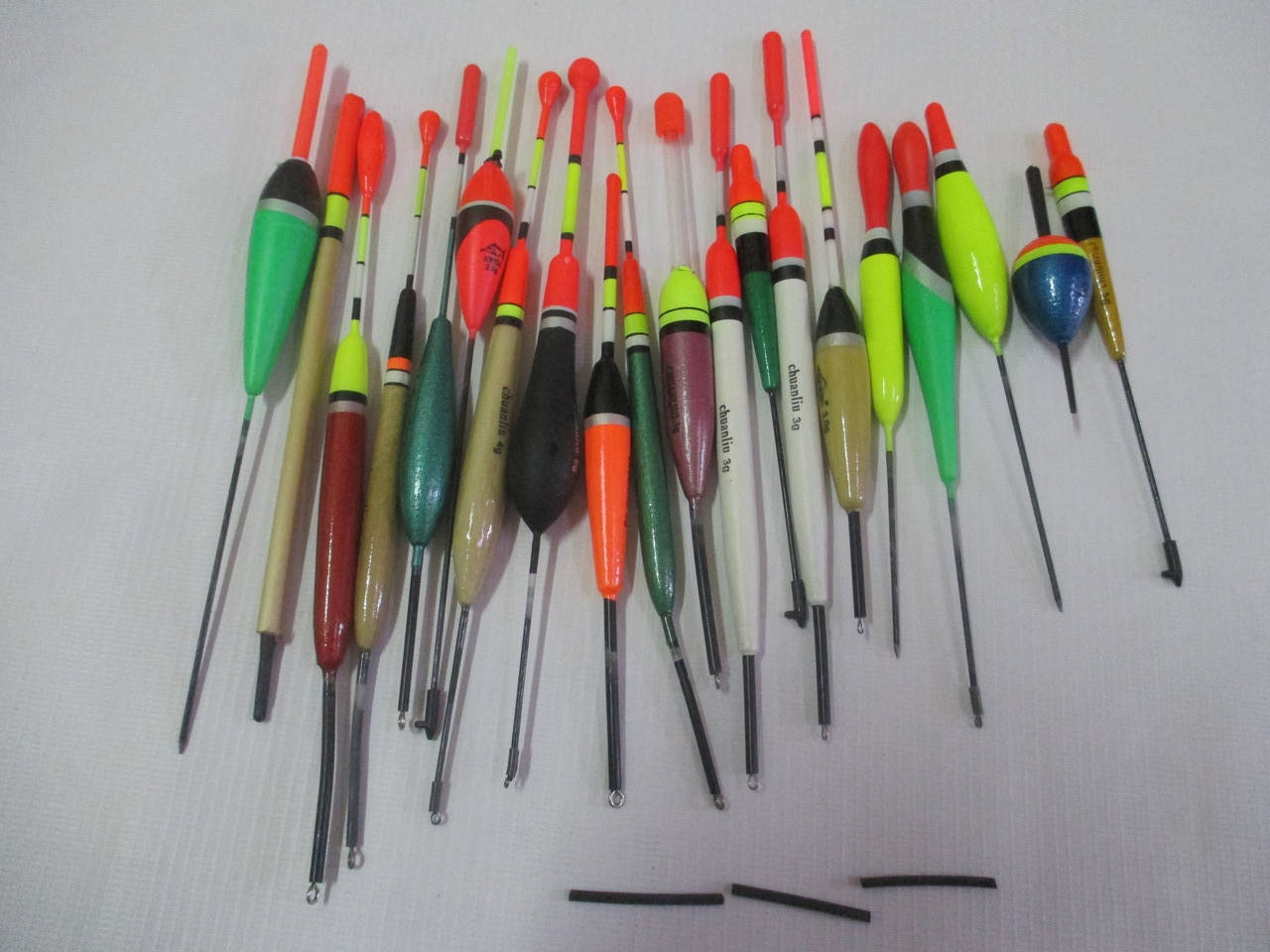 

Поплавки Caiman в тубусе 20 штук от 1г до 5грам