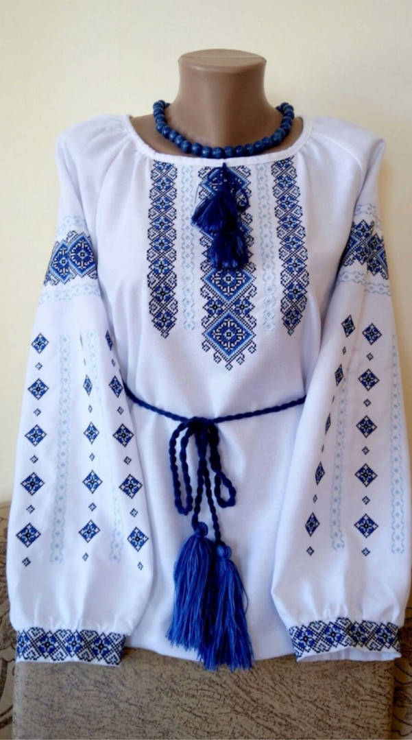 

Жіноча вишиванка з синім геометричним орнаментом"Молодіжна з синім"48 розмір