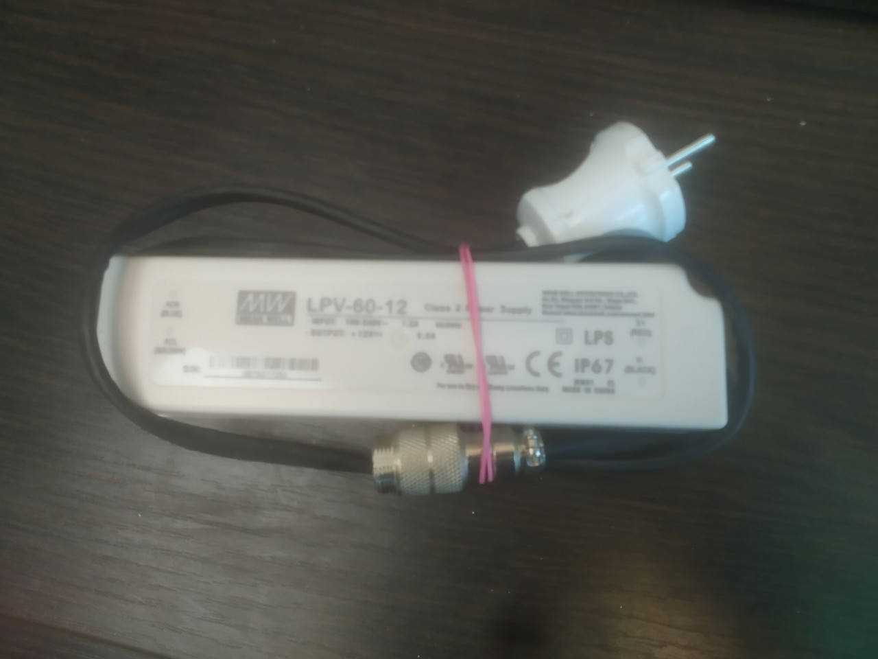 

Блок питания Mean Well 60Вт 5А LPV-60-12 герметичный
