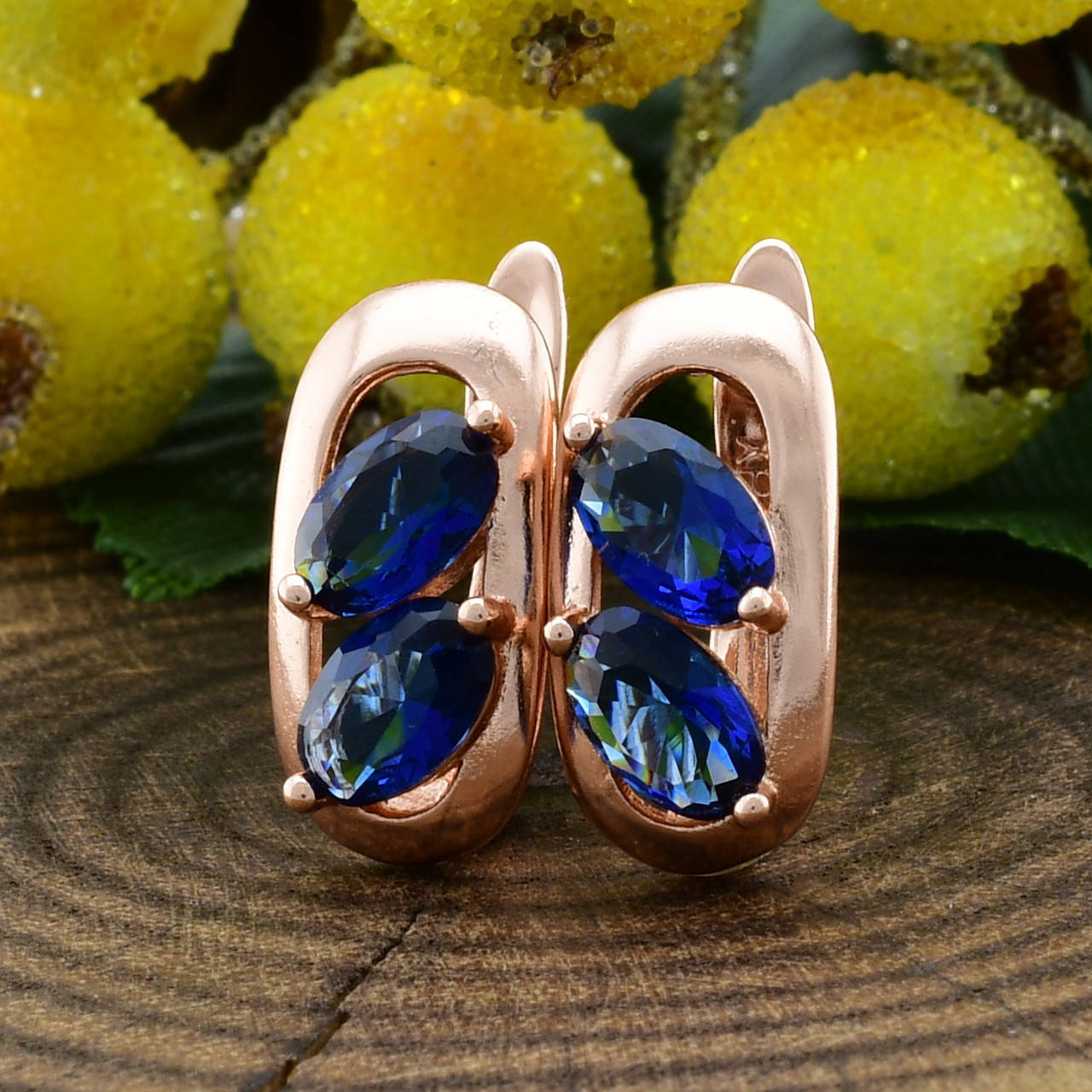 

Серьги Xuping Милано 21000 размер 15х7 мм синие фианиты позолота РО