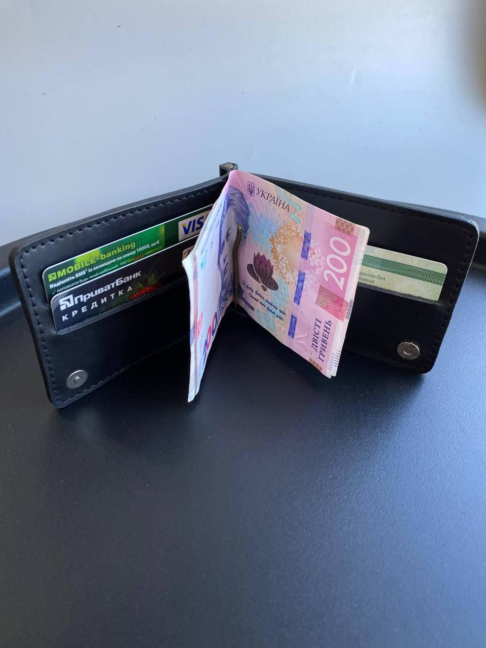 

Кожаный зажим для купюр TYLER черный