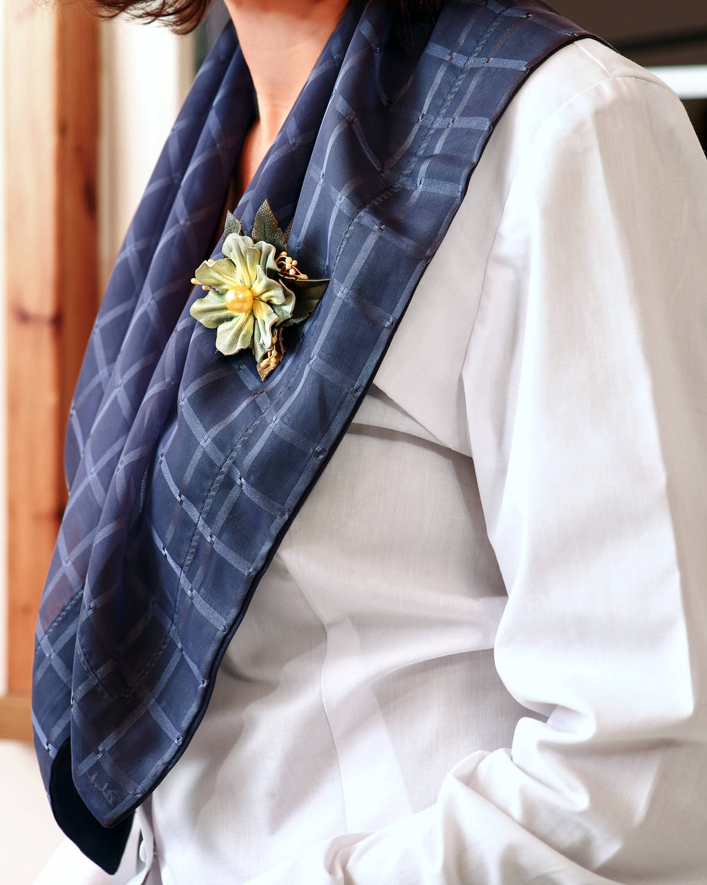 

Бирюзовый цветок из кожи, брошь