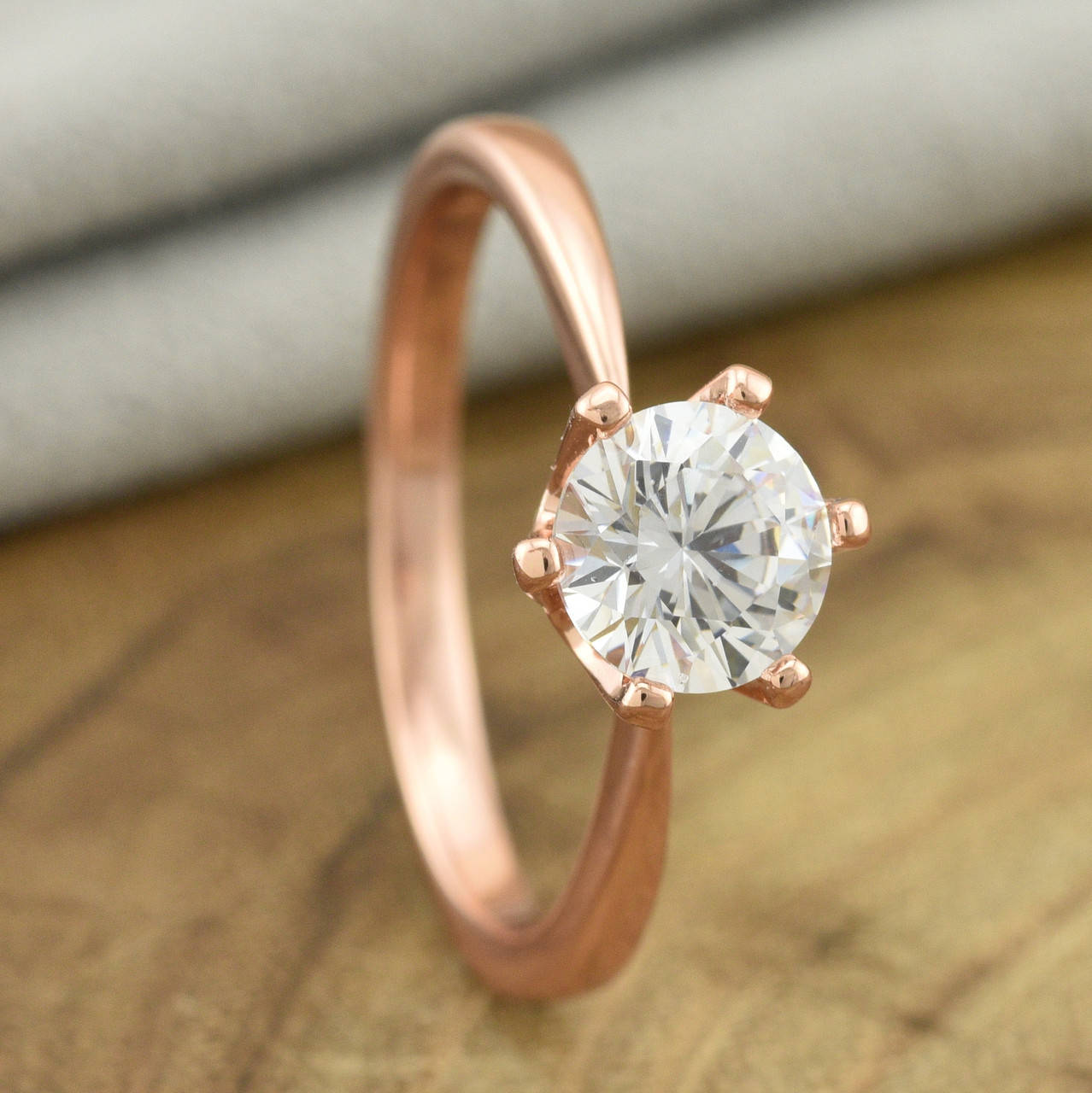 

Кольцо Xuping 33039 белые фианиты позолота РО размер 20