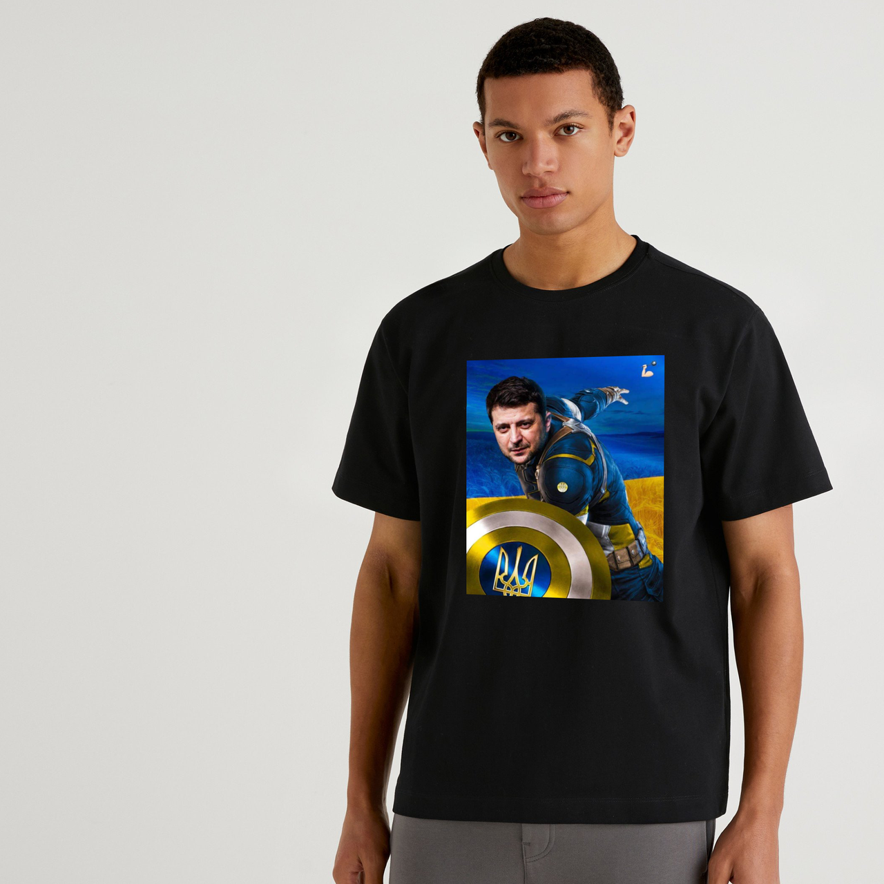 

Футболка Ukraine с Украинской национальной символикой Зеленский Марвел Черная Размер S