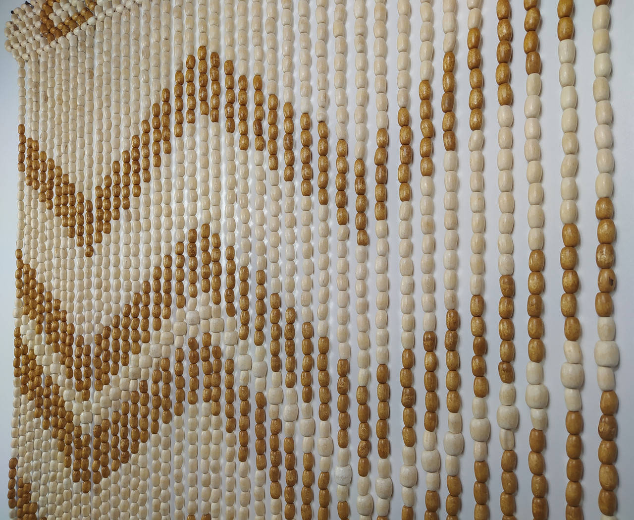 

Шторы из деревянных бусин на 40 подвесок ширина 1 м, высота 2 м.