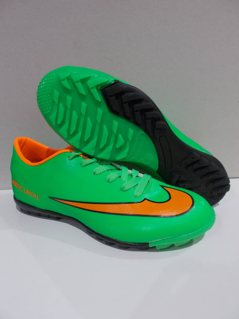 

Сороконожки футбольные Frilion Nike зелёный