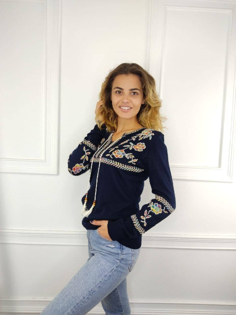 

Джемпер жіночій Вишиванка квіти, Черный