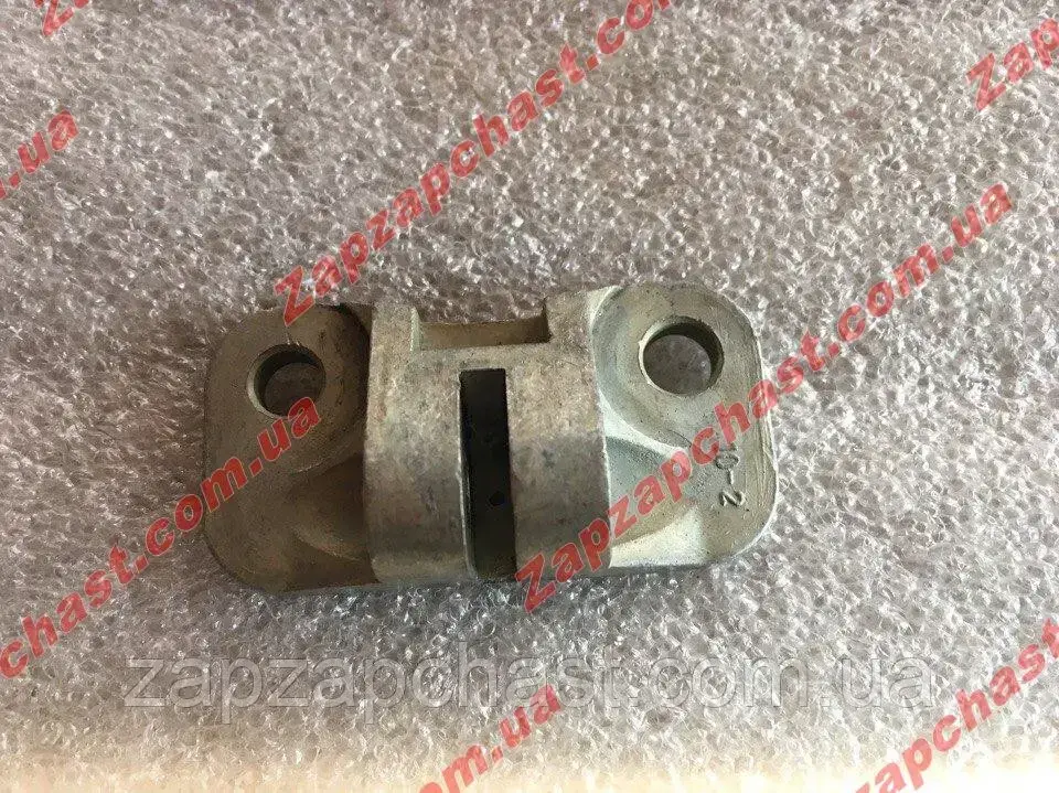 

Петля ограничителя двери Ваз 2108 2109 ДААЗ