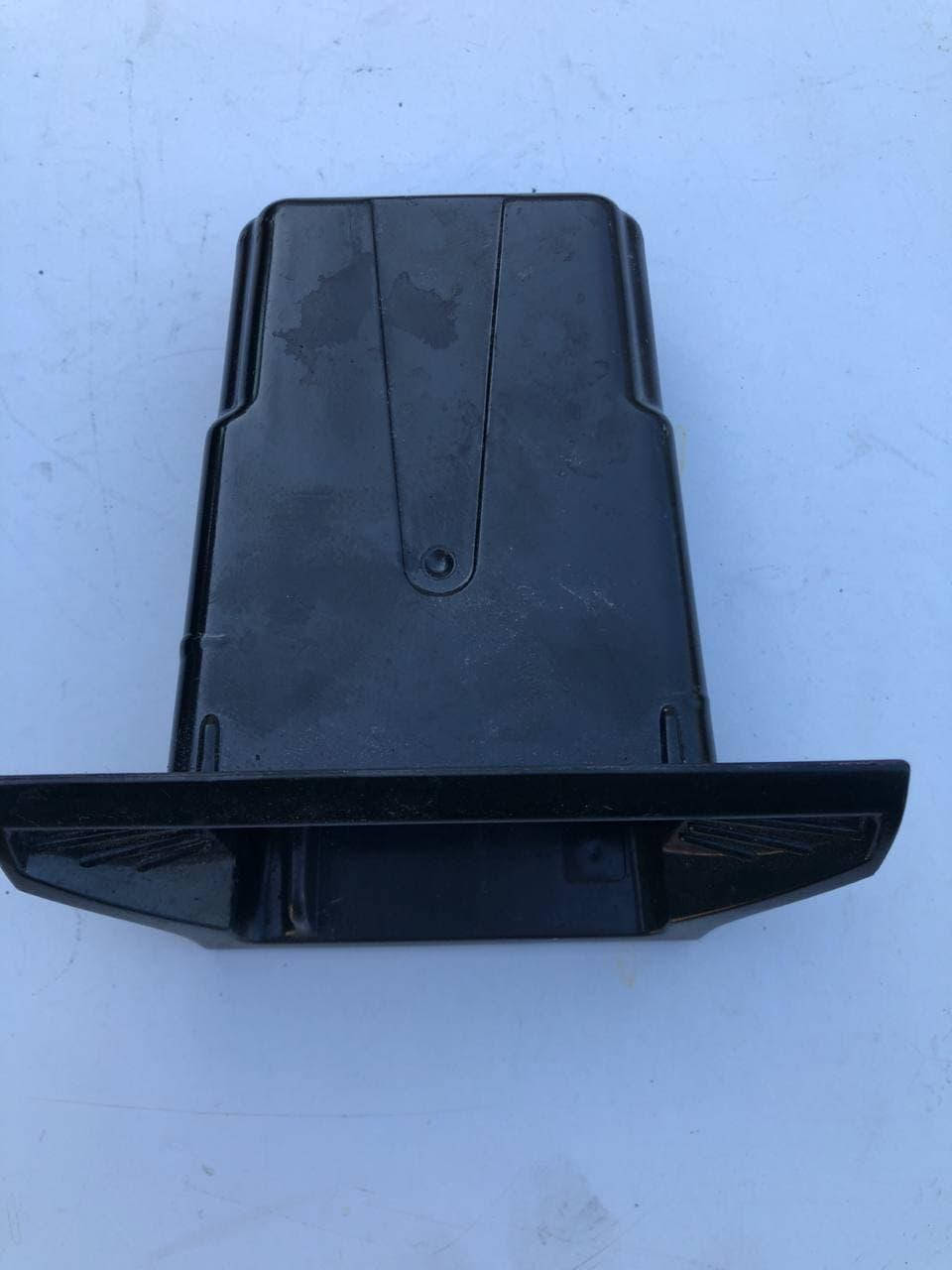 

Пепельница передняя GM13133286. 31574-0400 Opel Astra H 2004 запчасти б\у шрот