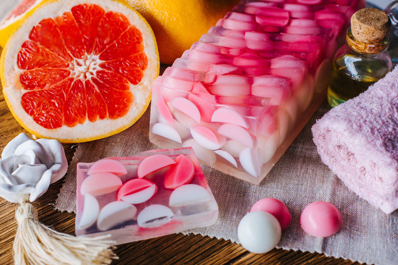 

Натуральное мыло "Красный грейпфрут" ручной работы