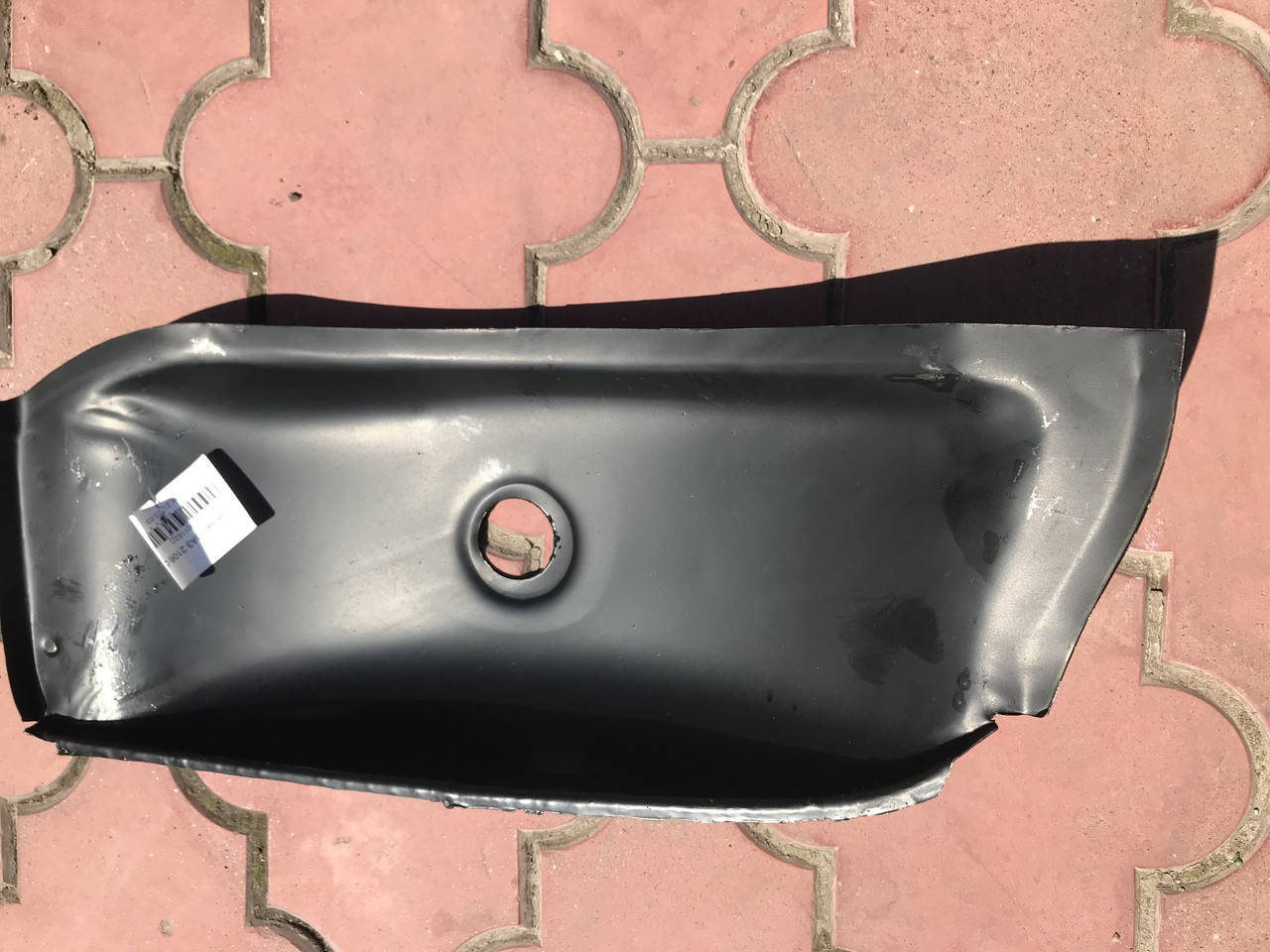 

Пол запасного колеса ВАЗ 2106