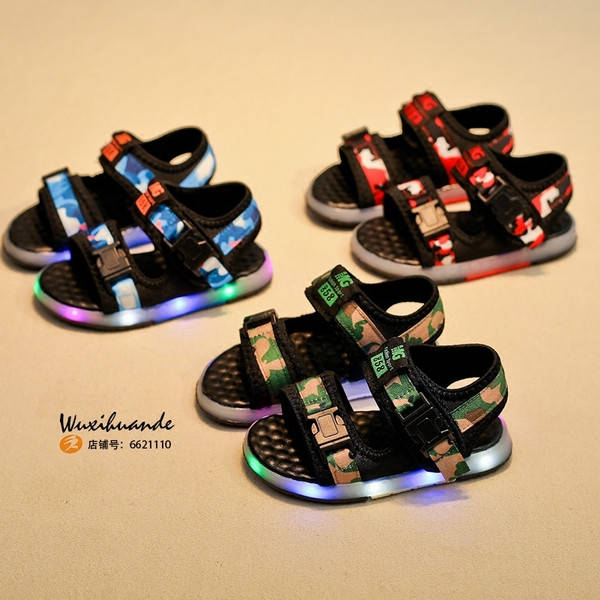 

Детские босоножки с подсветкой