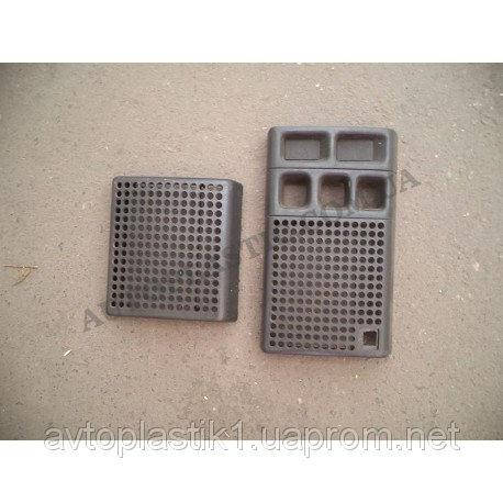 

Облицовка сети динамиков ВАЗ 21083 высокая торпеда. Завод Кампласт.