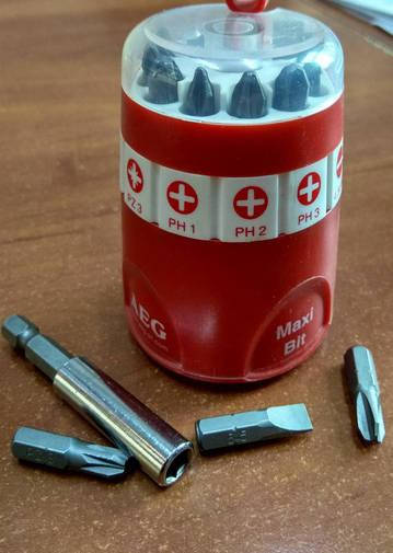 

Набор бит (магнитный держатель и 9 бит)/ AEG Maxi Bit