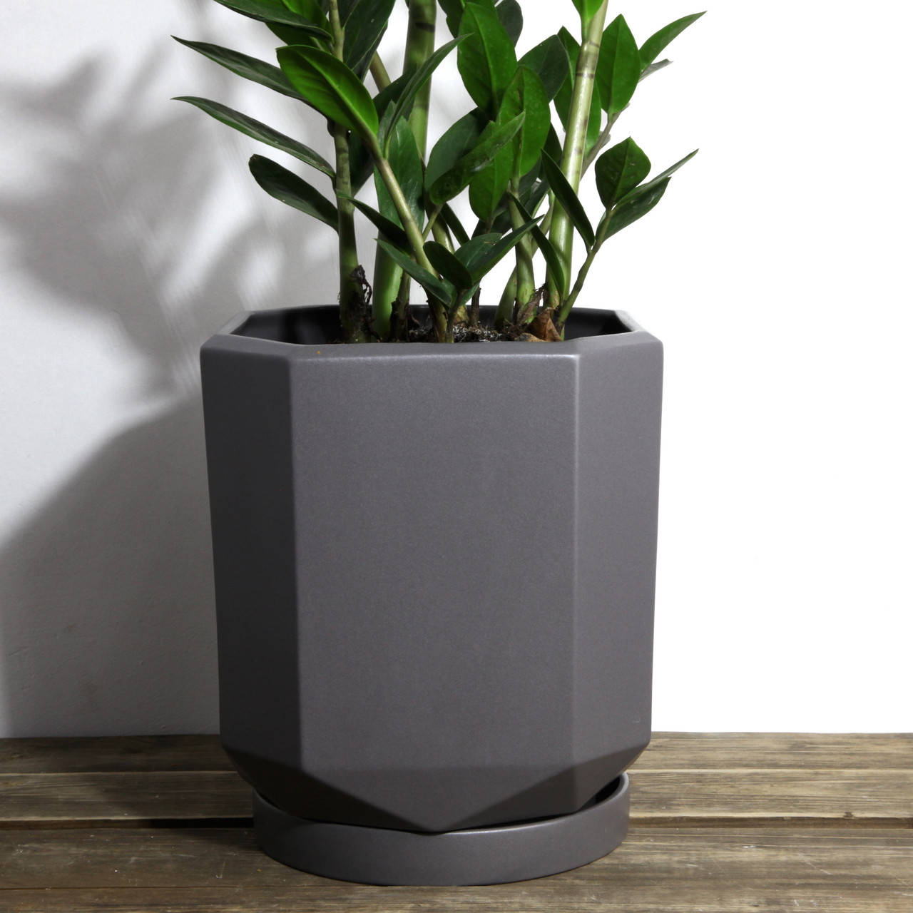 

Горшок для цветов керамический "Геометрия" 5.5л Серый мат. Rezon Р297