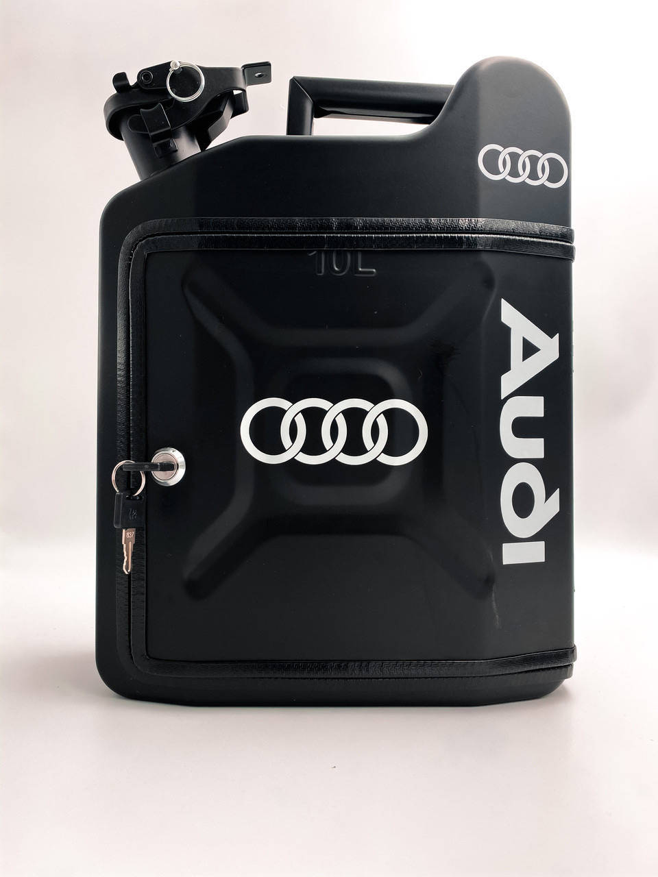 

Канистра бар 10л Audi