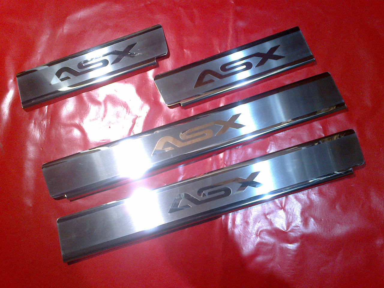 

Накладки на пороги MITSUBISHI ASX