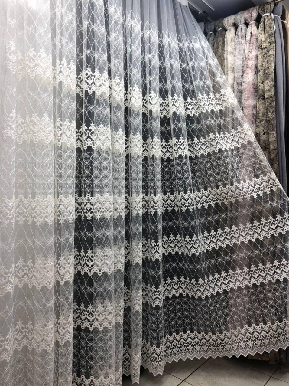 

Цена за 4 метра Фатиновая тюль с мелкими узорчикаи. Цвет:Крем, Молочный