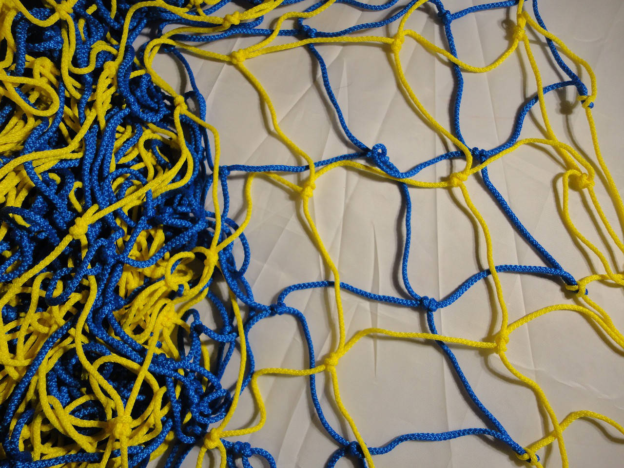 

Сетка для футбола повышенной прочности «СТАНДАРТ» желто-синяя (комплект из 2 шт.)