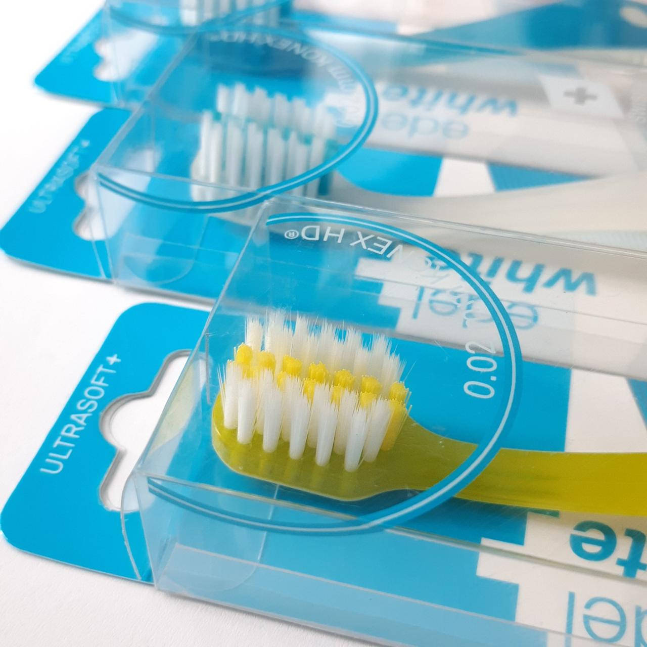 

Ортодонтическая зубная щетка Edel White Pro Ortho