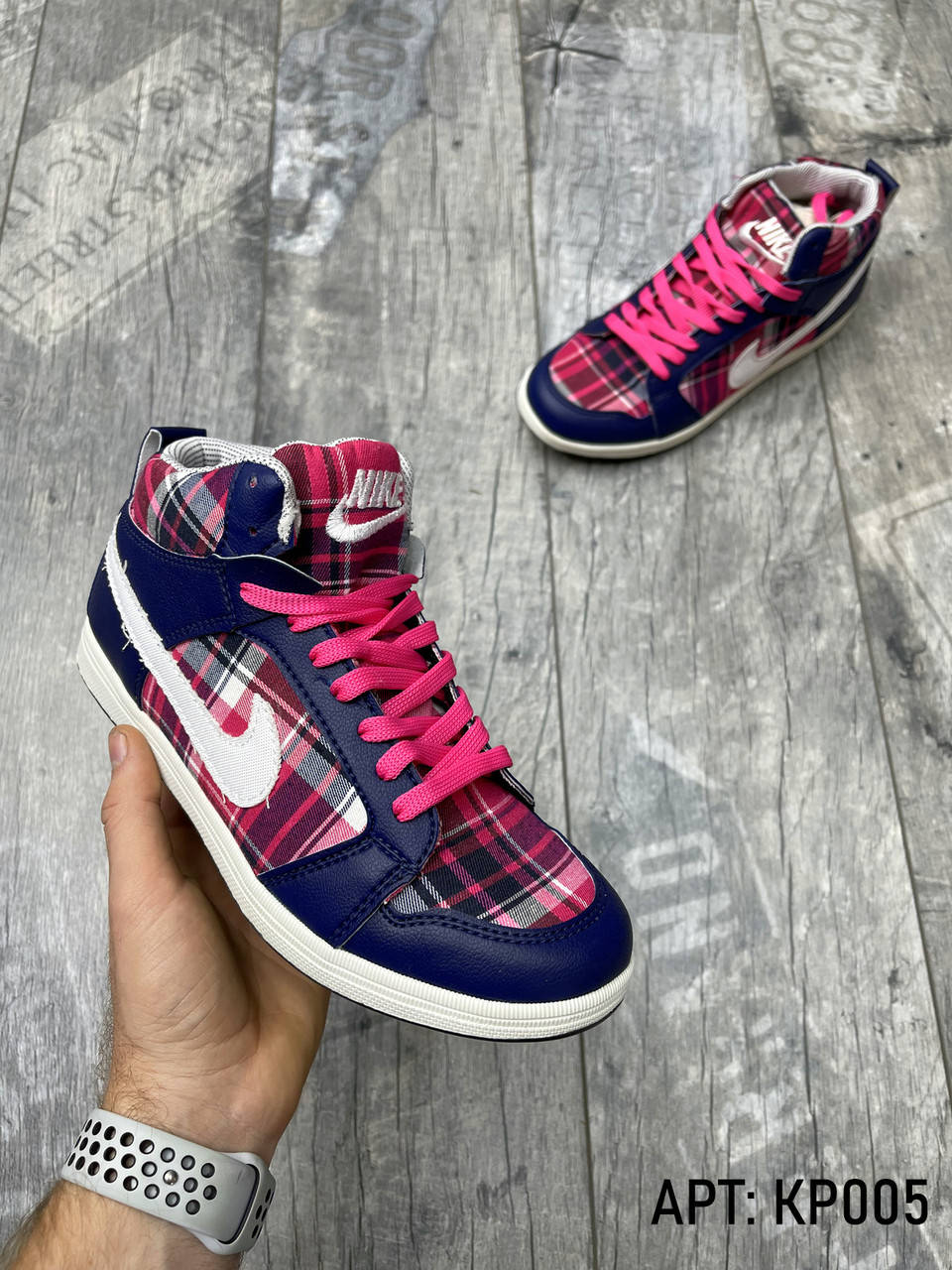 

Кроссовки Nike Размеры норма: 36,37,38,39,40