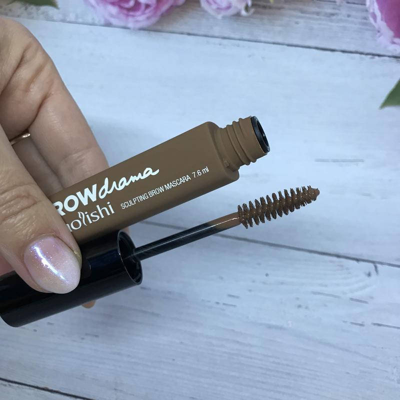 

Тушь для бровей Brow Drama Sculpting