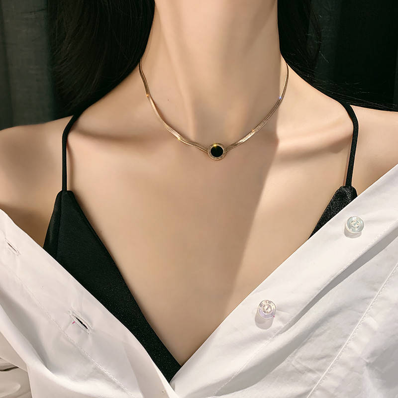 

Колье с позолотой "Венера"